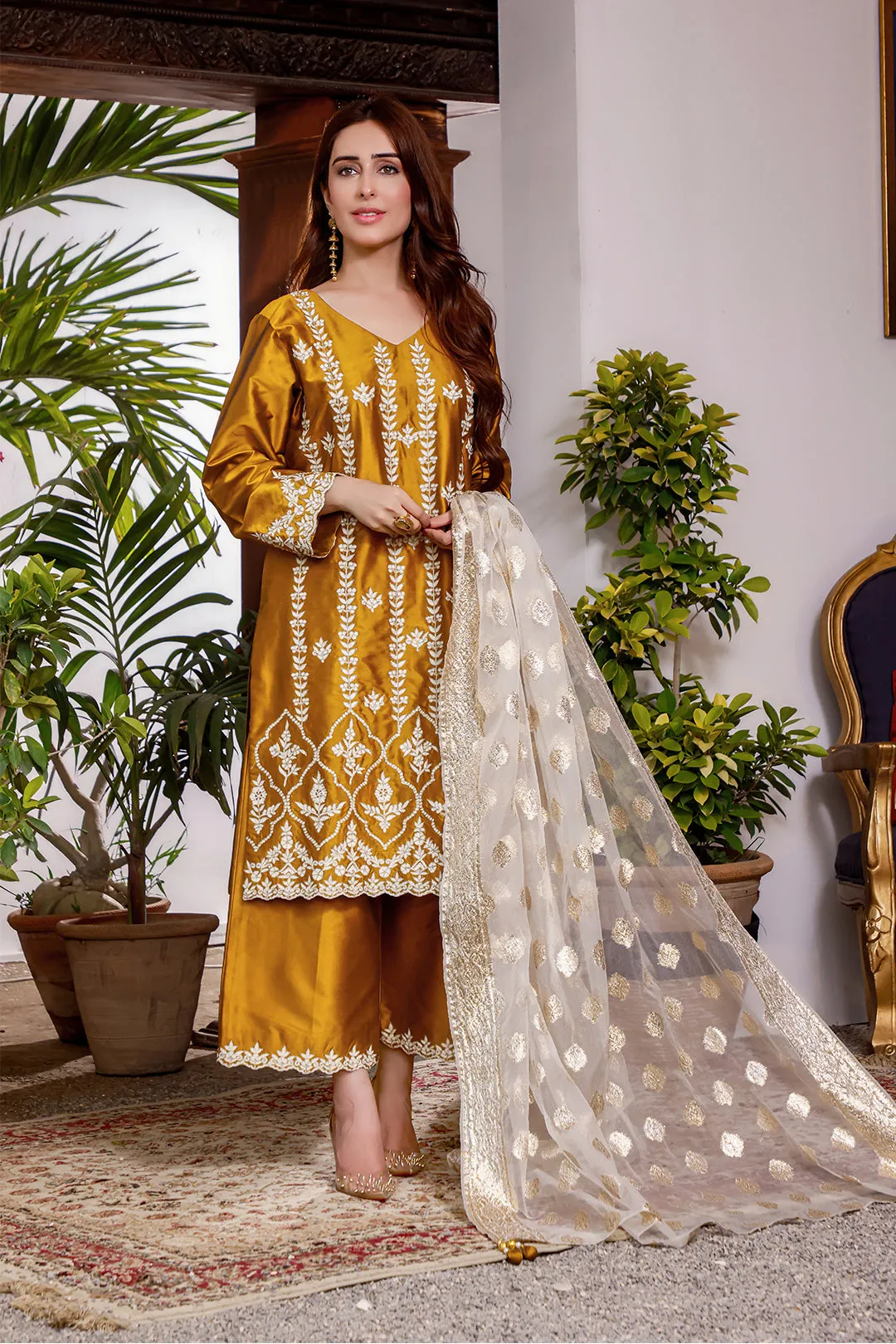 Aari Embroidered Lychee Silk luxury Pret 3pc Suit | KAIRA | S202188