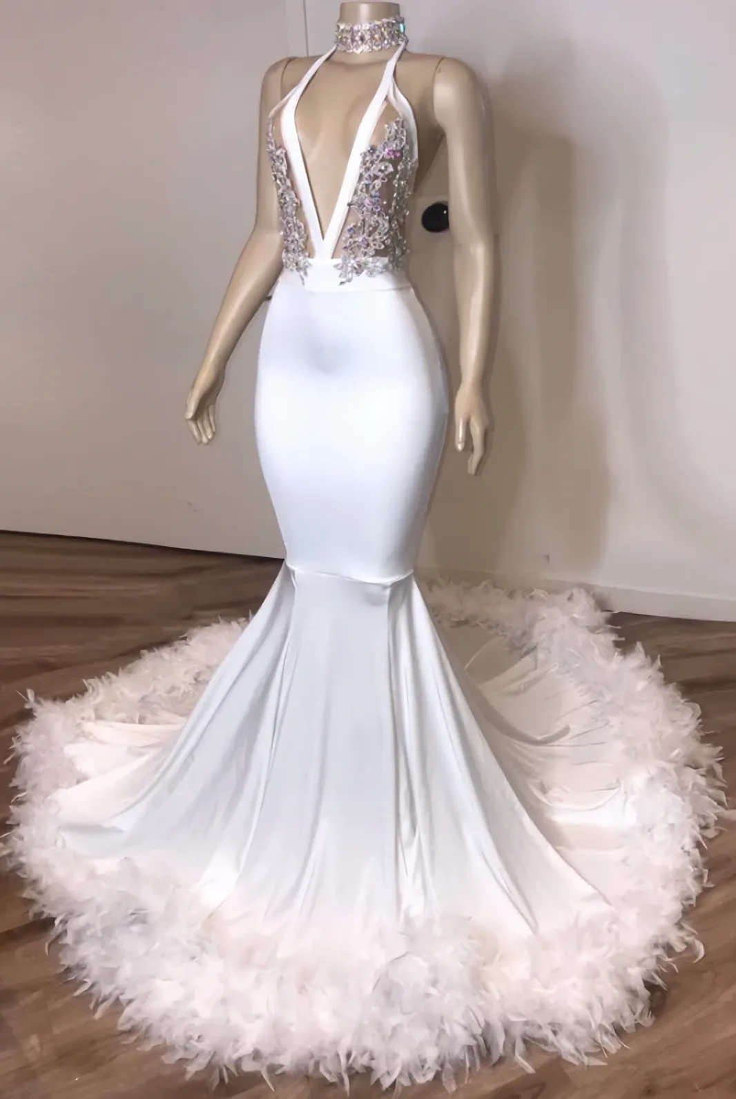 Black Girl Prom Dresses V Neck Sexy Backless White Prom Dresses With Feather Mermaid Crystals Appliques Evening Gowns