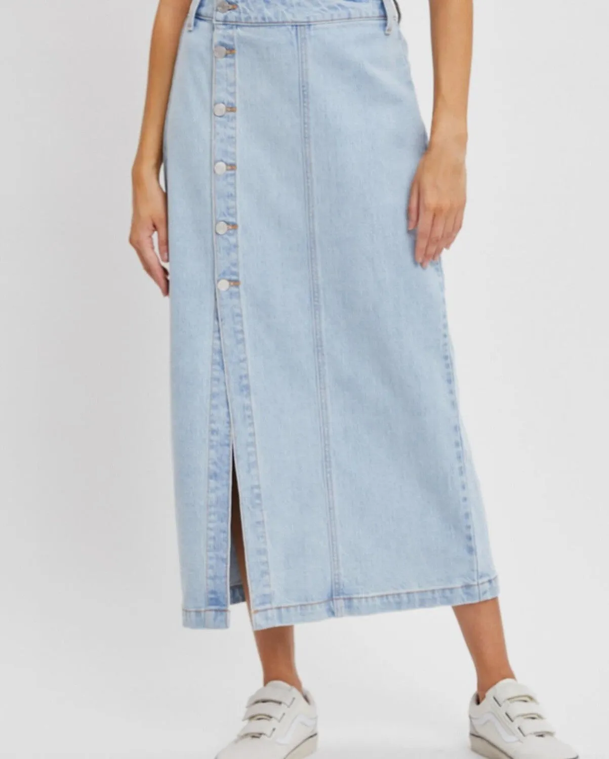 Cello Button Slit Denim Skirt Light Wash