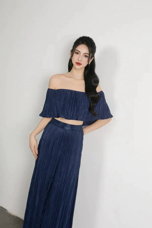 Cleolia Pleated Pants in Navy Blue