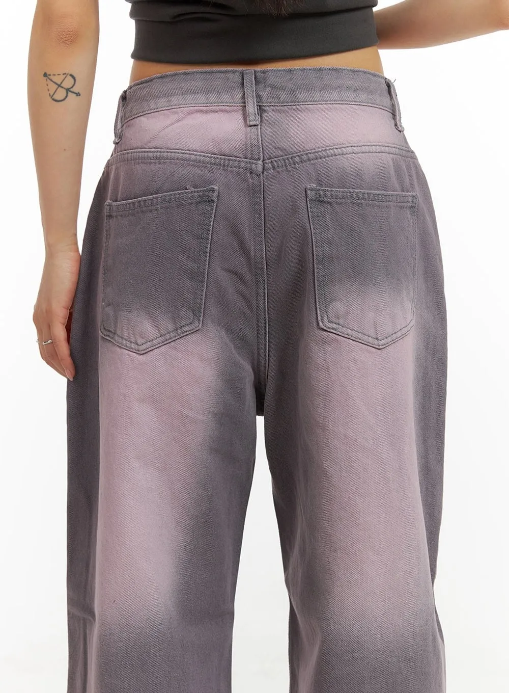 Color-Washed Baggy Jeans CA430