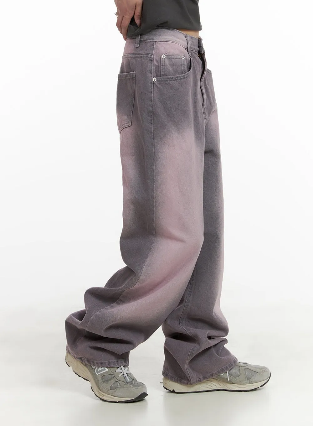 Color-Washed Baggy Jeans CA430