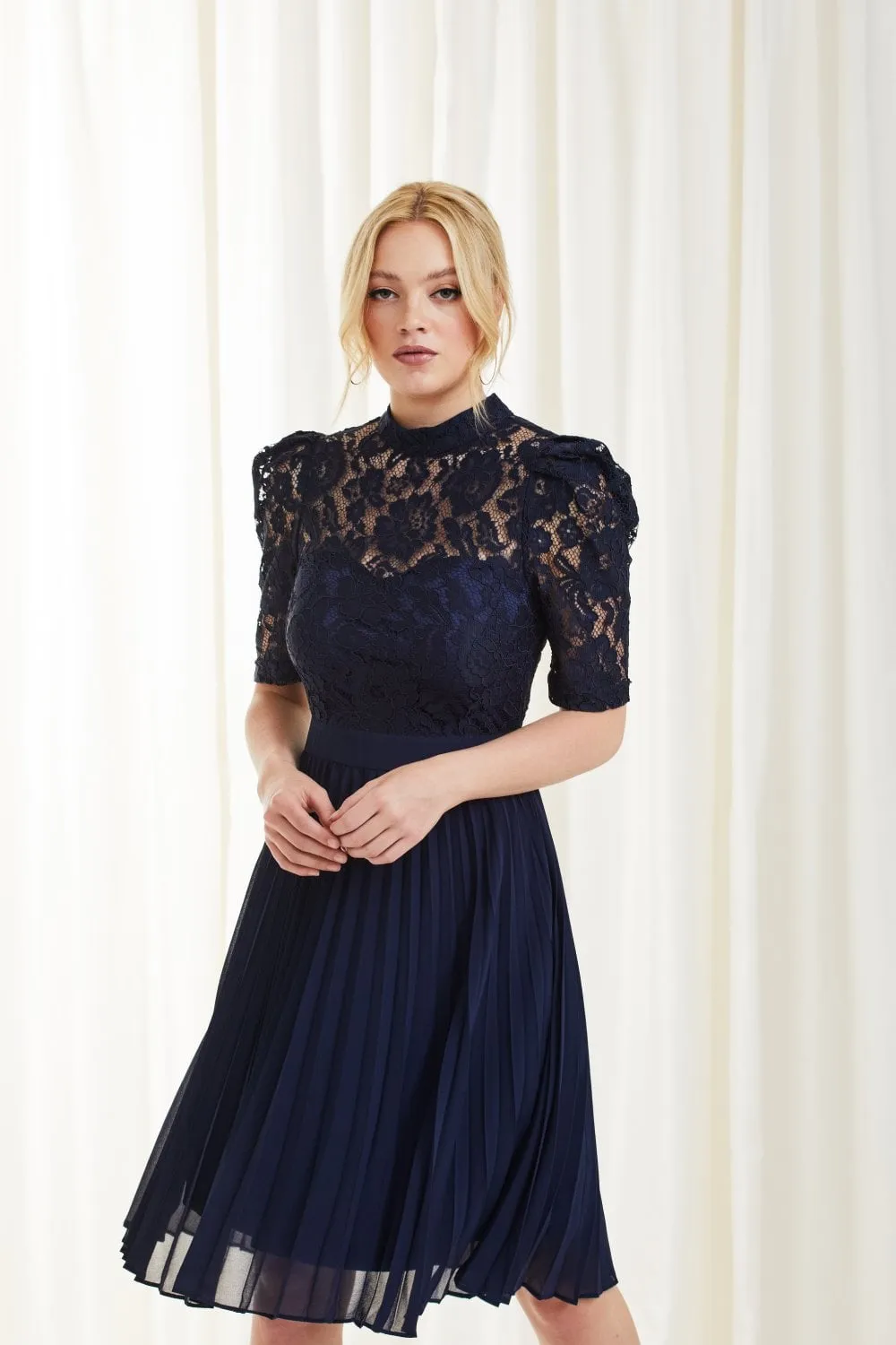 Double Second Pleated Lace Dress