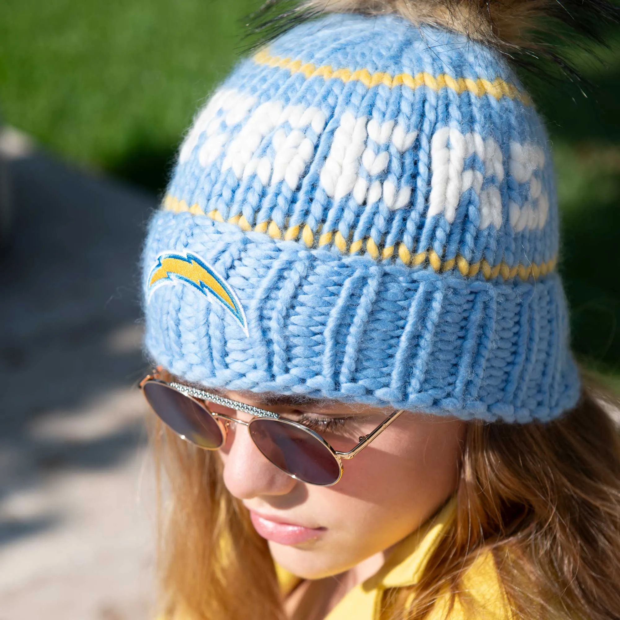 LA CHARGERS LELE SADOUGHI X NFL SKY BEANIE FAUX FUR POM