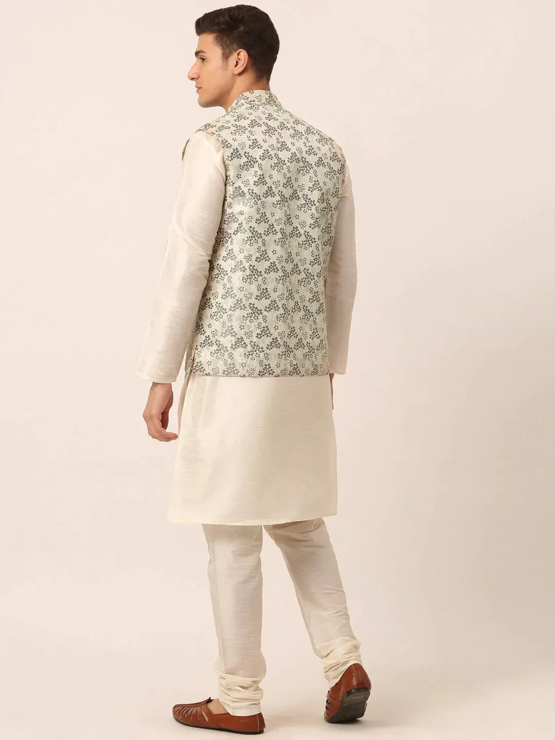 Men'S Solid Kurta Pyjama With Grey Floral Embroidered Nehru Jacket