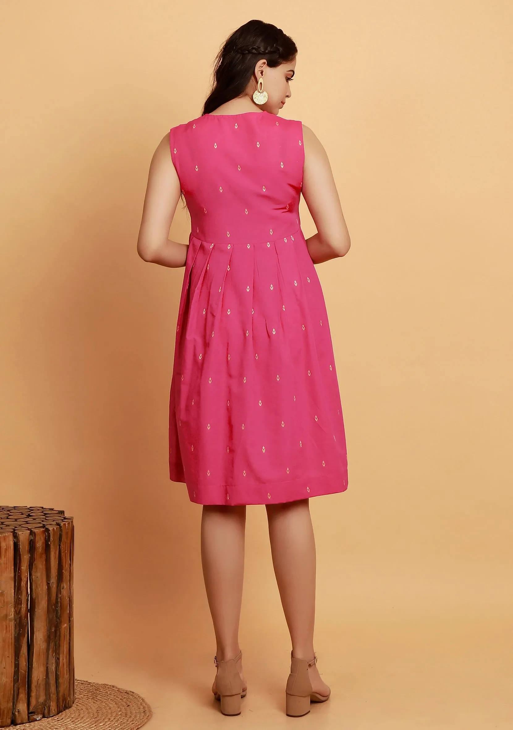 Pink Pleated Flared Sleeveless Woven Dress