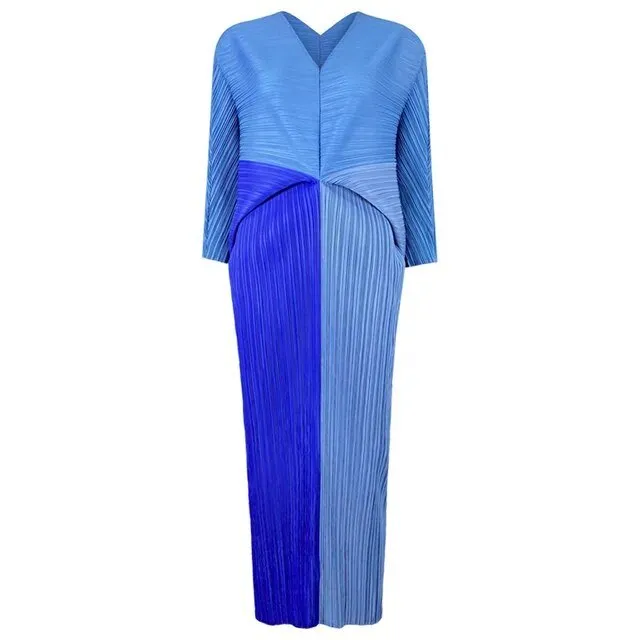 Pre Order:  Tricolor Batwing Sleeve Plisse Dress