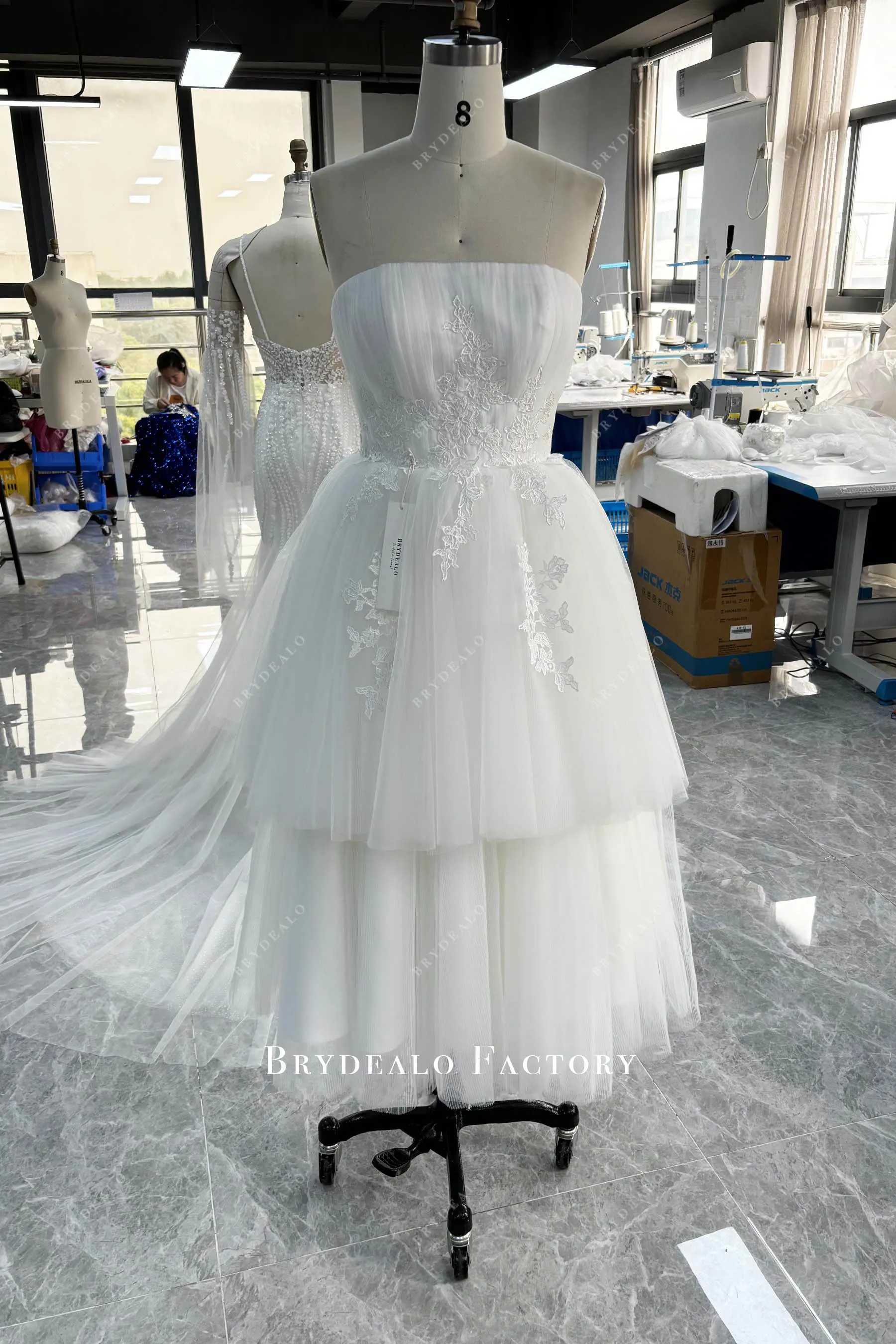 Vintage Strapless Tiered Tulle Short Wedding Dress