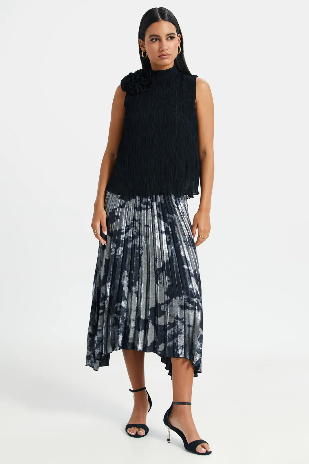 Women Black Foil Printed Pleated Skirt