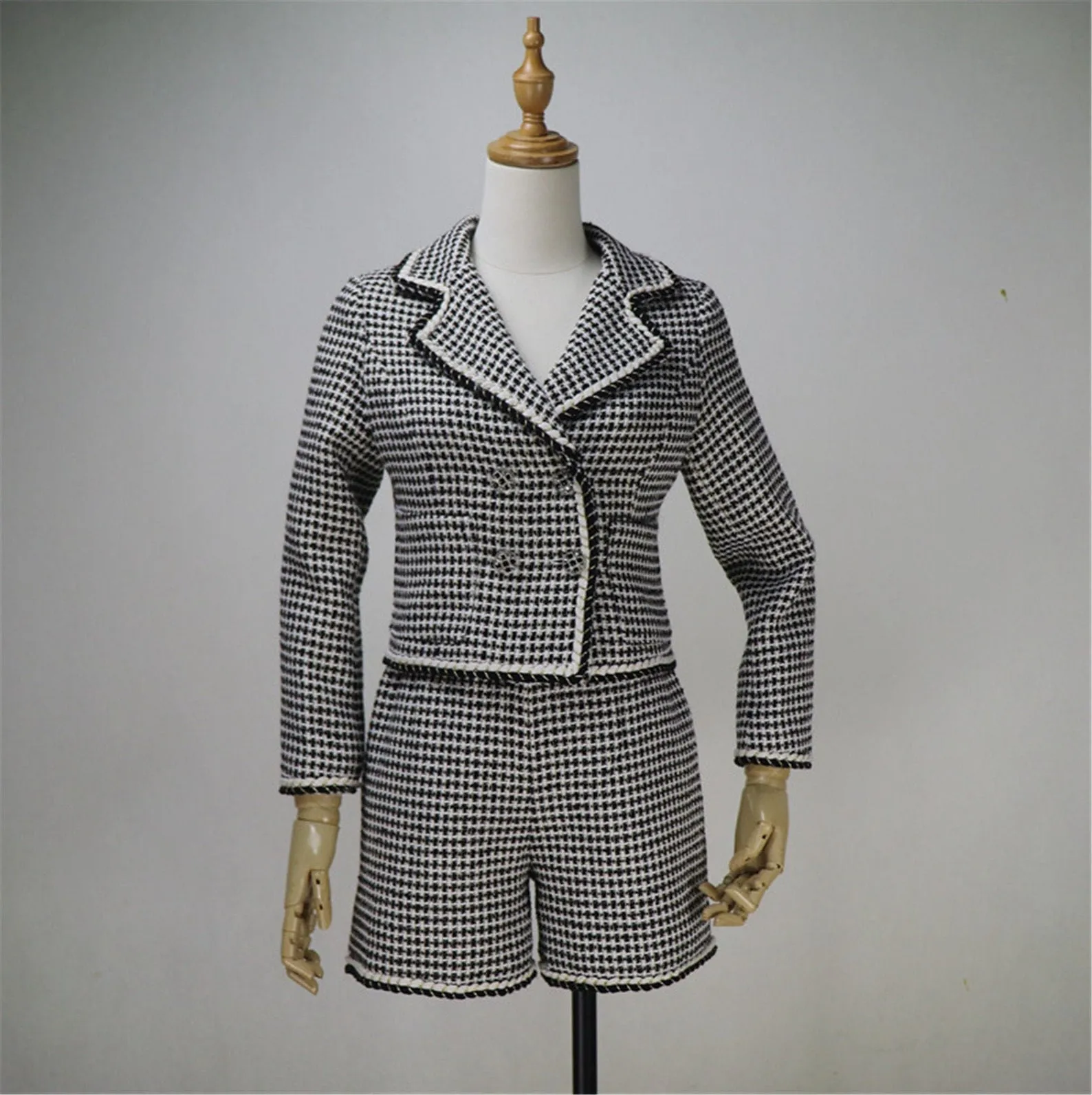 Womens Designer Inspired Custom Made Checked Pattern Tweed Crop Blazer   Shorts/Skirt Suit